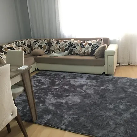 Apartamento Uecyol Metro Yakini Esmirna